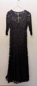 lot 114 image: LL - Teri Jon by Rickie Freeman Black Lace Dress Size 6