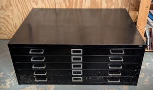 lot 157 image: LL - Safco 5-Drawer Black Flat File Cabinet