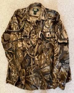 lot 132H image: LL - Cabelas Outdoor Gear Camouflage Jacket Size Large