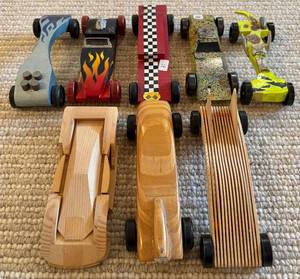 lot 138H image: LL - Set of 6 Wooden Slot Cars Painted and Unfinished