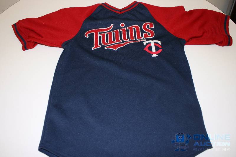 lot 220 image: Twins Jersey Tee Stitches Brand Twins Logo wTwins Lettering Small S.