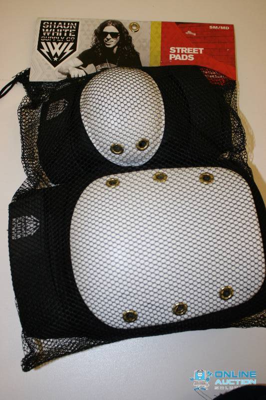 lot 224 image: Shaun White Street Pads Guards for Skating SmMd.