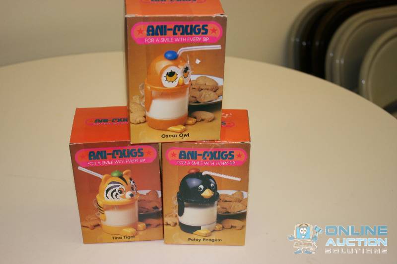 lot 258 image: Lot of (3) Ani-Mugs Owl Tiger Penguin.
