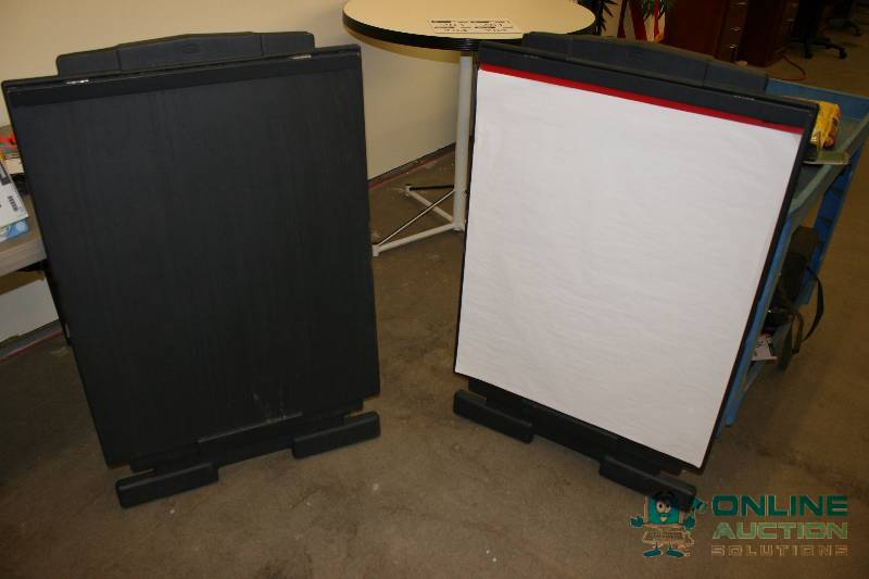 lot 281 image: Lot of (2) Collapsible Plastic Easels.