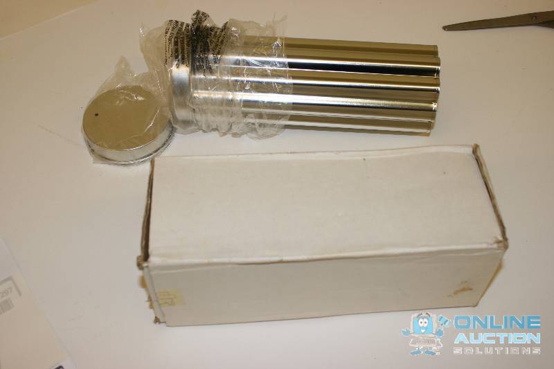 lot 294 image: Lot of (2) Bread Flower Tubes Metal.