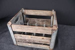 lot 377 image: Crate - Vintage Wood & Metal Bottle Dividers