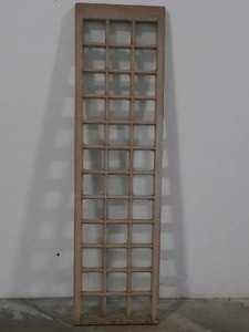 lot 419 image: Wooden Window Frame - Multi-Pane Grid