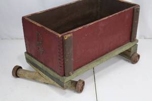 lot 429 image: Wooden Toy Cart - Red Box on Green Base, Hammered B Motif