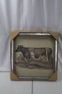 lot 447 image: Cow Wall Decor - Farmhouse Wood 19x19in