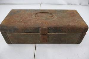 lot 464 image: Tool Box - Vintage Steel with Divided Top Tray