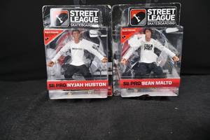 lot 13 image: SLS Flex Figures - Nyjah Huston & Sean Malto