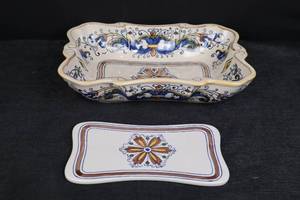 lot 486 image: Serving Dish with Lid - Majolica Floral Pattern (BlueYellow)