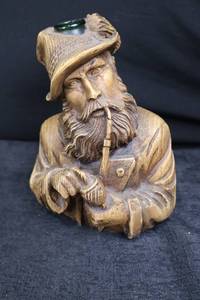 lot 492 image: Wooden Carved Sailor Bust - Pipe & Green Glass Hat Inlay