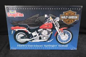 lot 32 image: Revell SnapTite Harley-Davidson Springer Softail Model Kit - 18 Scale