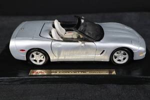 lot 36 image: Maisto - 98 Corvette Convertible