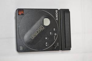 lot 102 image: Sony Discman - D-88