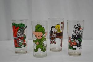 lot 106 image: Looney Tunes Glasses - Warner Brothers Collectible (1973-1976) 4-Pack