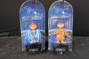 lot 47 image: E.T. The Extra-Terrestrial - Carded Action Figures Lot