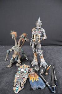 lot 58 image: Galoob Golden Girl Dragon Queen & Turquoise Guardian Figures - Shield & Swords