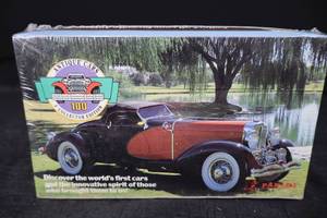 lot 78 image: Panini Antique Cars - 100 Collector Cards (1886-1950)