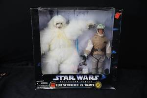 lot 92 image: Star Wars Luke Skywalker vs. Wampa Collector Series