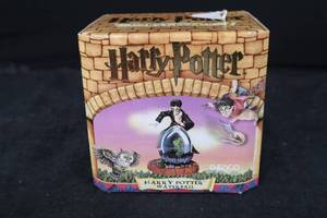 lot 94 image: Enesco Harry Potter Water Ball