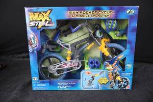 lot 97 image: Max Steel MX4 Rocket Cycle & Missile Launcher
