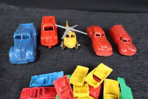 lot 142 image: Multicolor Toy Car Lot from 1940s and 1950s
