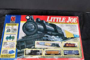 lot 146 image: Life-Like Little Joe N-Scale Train Set Santa Fe 0-6-0 7549