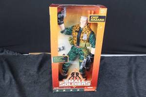 lot 154 image: Small Soldiers Chip Hazard Action Figure