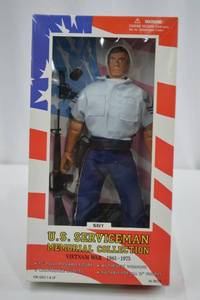 lot 135 image: U.S. Serviceman Memorial Collection 12-Inch Figure - Vietnam War 1961-1975