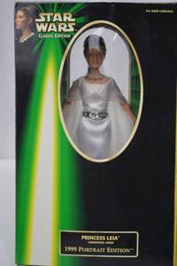 lot 166 image: Star Wars Princess Leia Ceremonial Gown 1999 Portrait Edition
