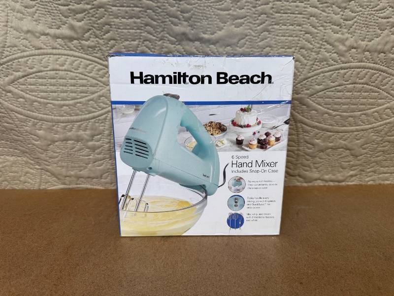 lot 118 image: Hamilton Beach 6-Speed Hand Mixer with Snap-On Case