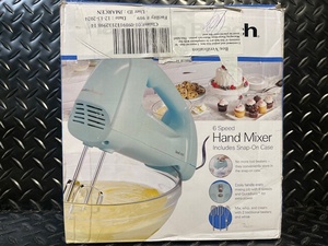 lot 322 image: Hamilton Beach Hand Mixer 6-Speed with Snap-On Case