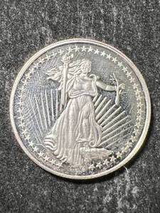 lot 11 image: HALF TROY OZ .999 FINE SILVER SILVERTOWNE ROUND