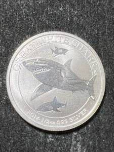 lot 49 image: 2014 AUSTRALIAN SHARK HALF TROY OZ .9999 FINE SILVER
