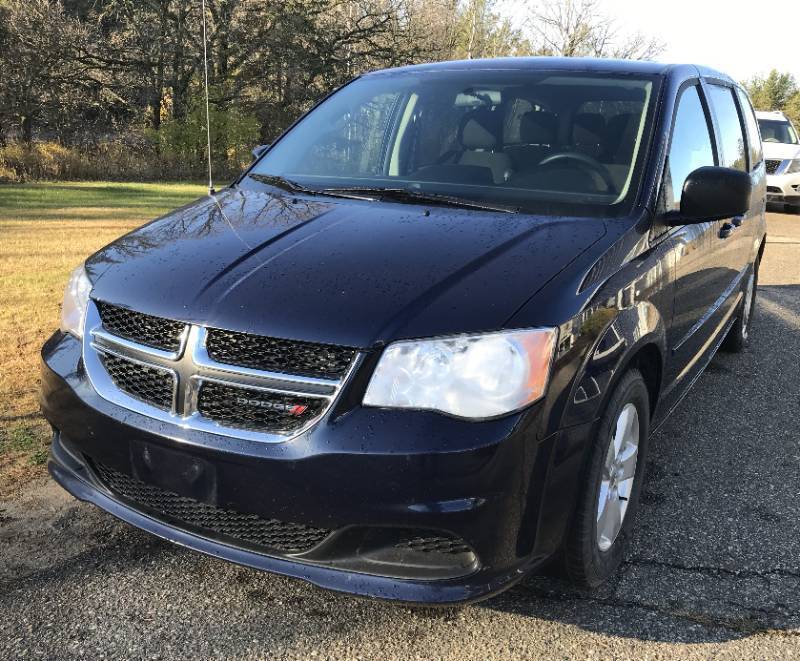 lot 3 image: 2013 Dodge Grand Caravan