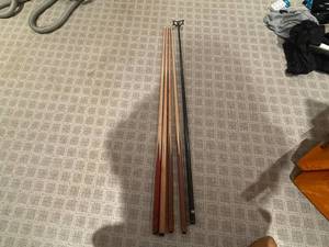 lot 5 image: Pool Sticks