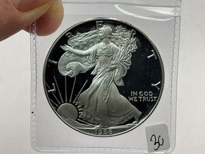lot 30 image: 1986 Silver American Eagle