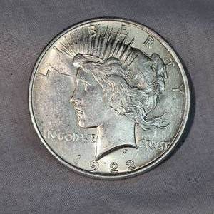 lot 6 image: 1922 X.F. Peace Dollar $1-Very Nice