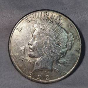 lot 9 image: 1923 S Peace Dollar $1-Very Nice