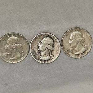 lot 58 image: 3 Washington 25c, 1964,1964,1942