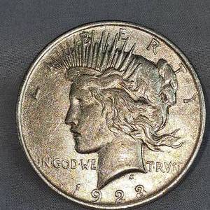 lot 62 image: 1923 Peace Dollar $1