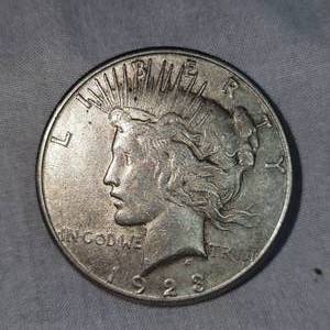 lot 27 image: 1923S Peace Dollar $1