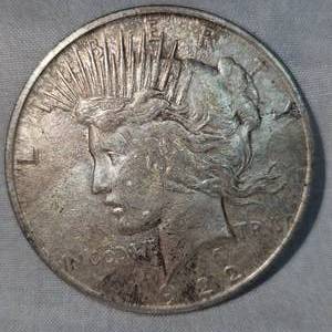 lot 32 image: 1922 D Peace Dollar $1