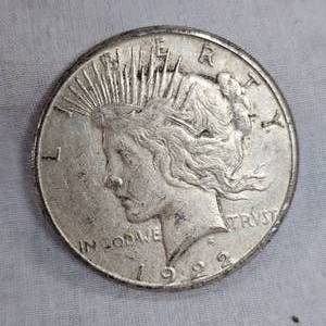 lot 87 image: 1922S Peace Dollar $1