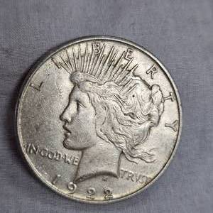lot 89 image: 1922 Peace Dollar $1