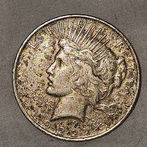 lot 69 image: 1922 Peace Dollar $1