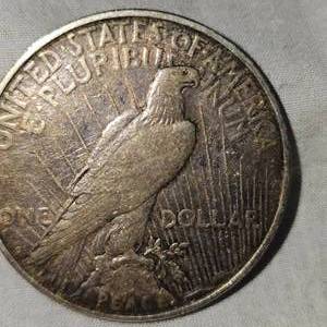 lot 74 image: 1922D Peace Dollar $1