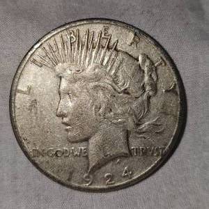 lot 98 image: 1924S Peace Dollar $1